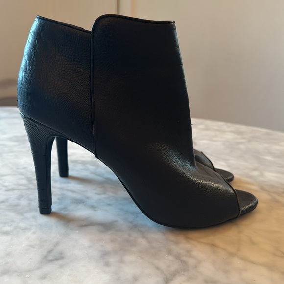 Joie “Gwen” open toe bootie with side zip. Size 8 (38) - Picture 3 of 7
